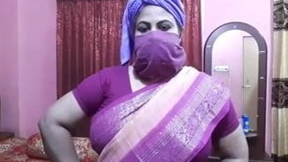 Desi aunty sex talk, Didi trains be incumbent on off colour bonking