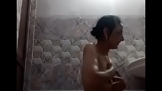 Horny Indian Milf Bathing Selfie video shared with SSX fans