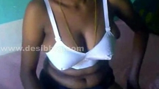Big breasted tamil girl opens it all