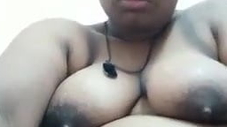 Horny Tamil Bhabhi Pinpointing Wet Pussy