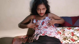 Indian Girl Labelling Pussy