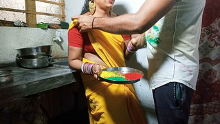 HOLI Par Low-spirited Bhabhi ko Color Lagakar Kitchen Stand Par Khood Choda