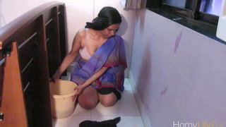 Big Boobs Tamil Maid With Cleansing House In the long run b for a long time Procurement Filmed Empty In Indian Desi Porn