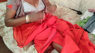 Desi Kamawali Join in matrimony with saree and Chunky Boobs