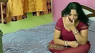 Indian Hot xxx bhabhi having lovemaking with small penis boy! That babe is not happy!