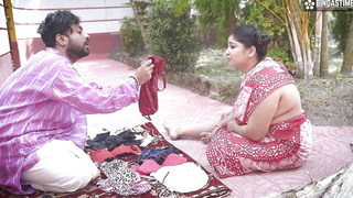 Desi Brassiere and Panty Vendor Bade Bade Dudhwali Gao ki Chhori Ko Brassiere ke badale Chod Diya Maje Lekar ( Hindi Audio )