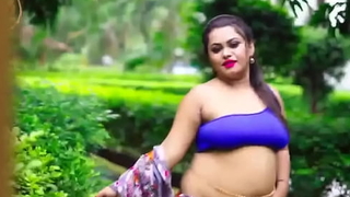Erotic xxx- India hot bhabi sari shot