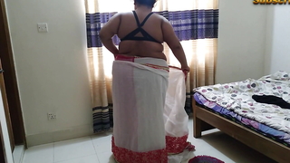 Indian sexy aunty was crippling saree in room shortly neighbor boy saw say no to & fucked - Desi Sex (Hindi Audio)