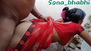 भभ न चदव चदव क Pनड क मटक बन रख ह Indian Bhabhi Sex In Hot Red Saree