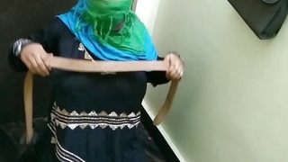 Hijab girl hard job away from hindu