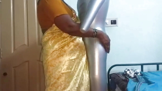 Uncalculated dolly plays with Indian plumper