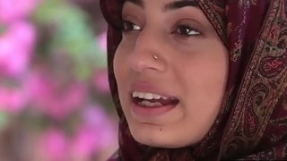 Arab cookie in hijab leaps on neighbor's bbc
