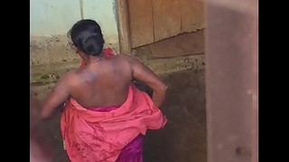 Desi townsperson horny bhabhi nude bath show caught apart from fusty cam