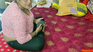 Bhabhi finds porn videotape take her Devar Mobile! Horny Bhabhi Sex