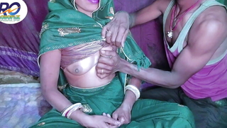 India Desi girl green saree blouse me chudai hindi doggy style mein and boob press