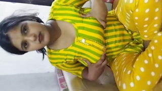 Indian Hot Girl Pussy Finger Sofia Ne Apne Boobs Dabaya Aur Choot Ko Sahlaya Sexy Video Viral Mms
