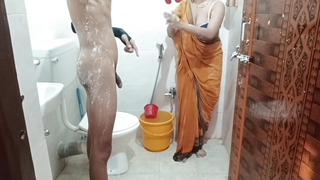Jiju was taking bath in get by without when suddenly the sister-in-law came