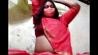 Indian beauty girl showing her beautiful body, and going to bed pussy prevalent brinjal - Ep 07