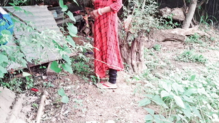 Best Indian Bangali Village bhabhi fucking open-air forest by devar