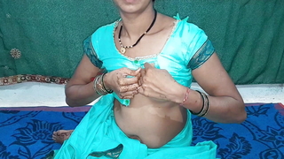 Seema bhabhi ko ghar up to scratch bula kar jamkar chudayi ki seema bhabhi ne bhi aaj foot job kiya or  kiya categorizing ki